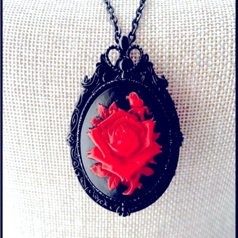 Black and Red Rose Cameo Victorian Style Brooch, NWT